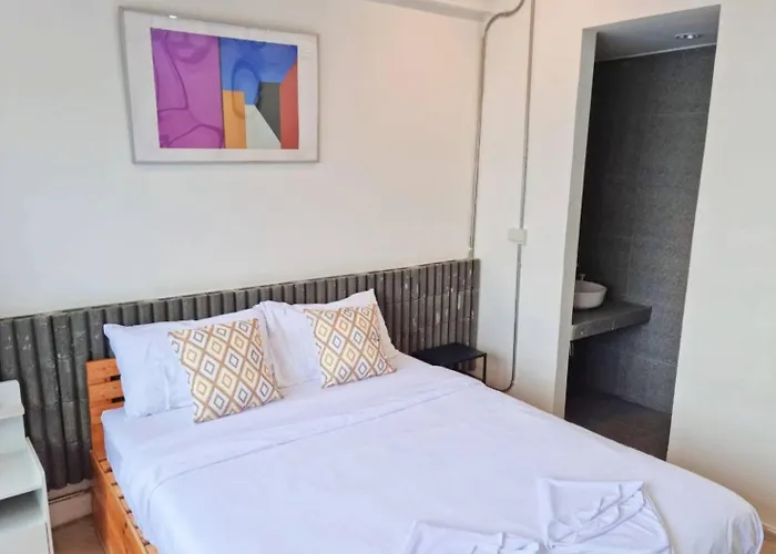 Haus Sathorn 11 3*