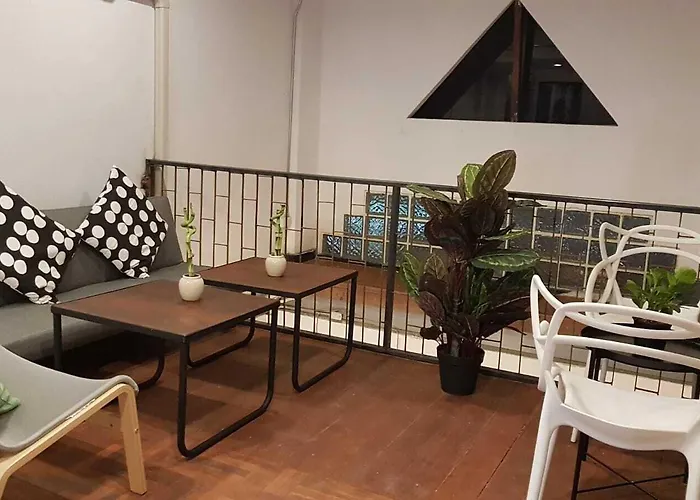 Гостевой дом Haus Sathorn 11