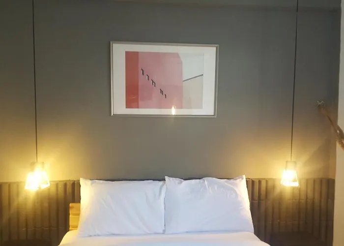 Гостевой дом Haus Sathorn 11